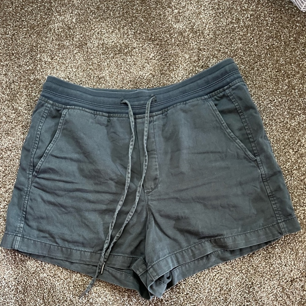 GAP “Washwell” Shorts